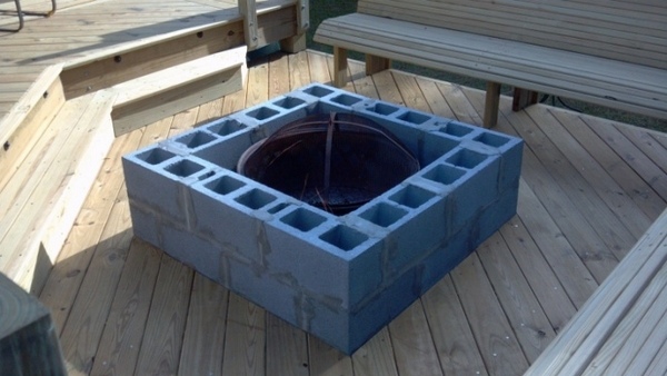 Cinder Block Fire Pit Diy, How To Build A Fire Pit On Wood Deck