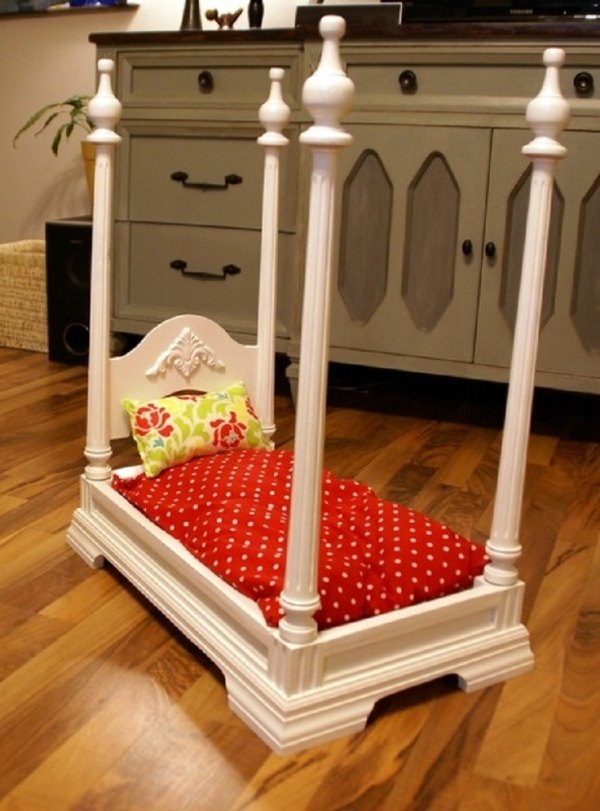 designs DIY cool bed for upside down table