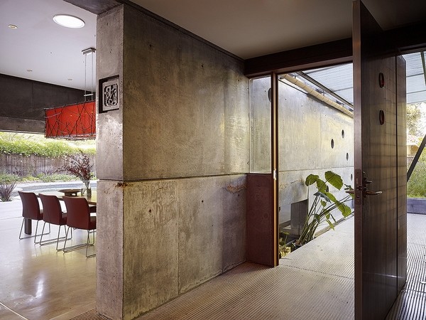 concrete-walls-ideas-contemporary-house-entry-minimalist-home-interiors