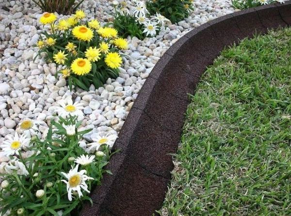 garden-lawn-edge-rubber-flowerbed-pebbles-garden-decor