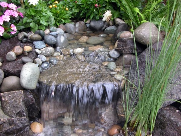 DIY pond filter design – garden pond ideas and construction tips