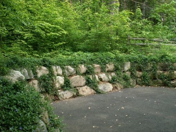 how to build a boulder retaining wall garden ideas 