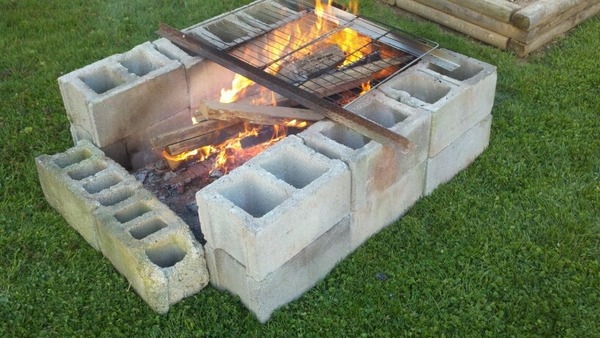 Cinder Block Fire Pit Diy, How To Build An Outdoor Gas Fireplace With Cinder Blocks