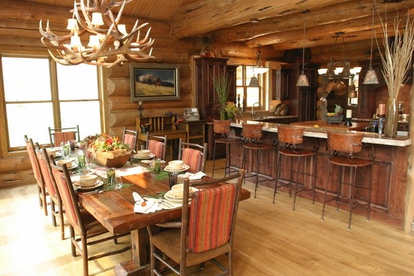 log-cabin-furniture-ideas-kitchen-dining-room-furniture-antler-chandelier 