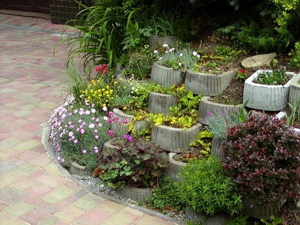 retaining wall ideas cinder block small garden flowers