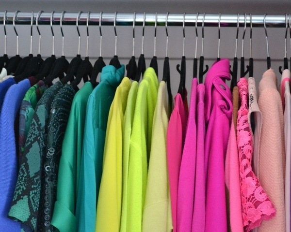 wardrobe tidy color code arrangement