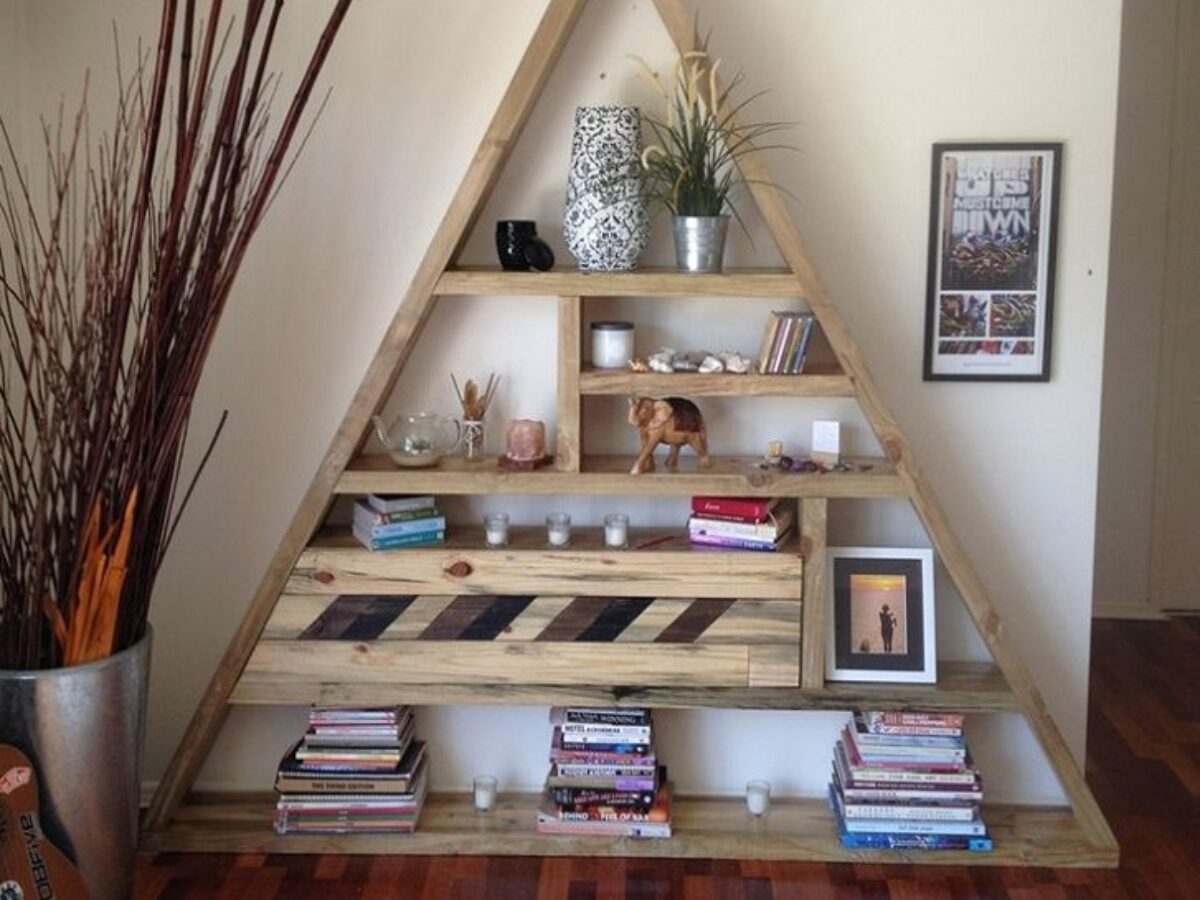 Diy Pallet Bookshelf Ideas Cool, Shelves Made Out Of Pallets