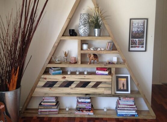 diy-pallet-bookshelf-ideas-creative-pallet-wood-furniture-ideas