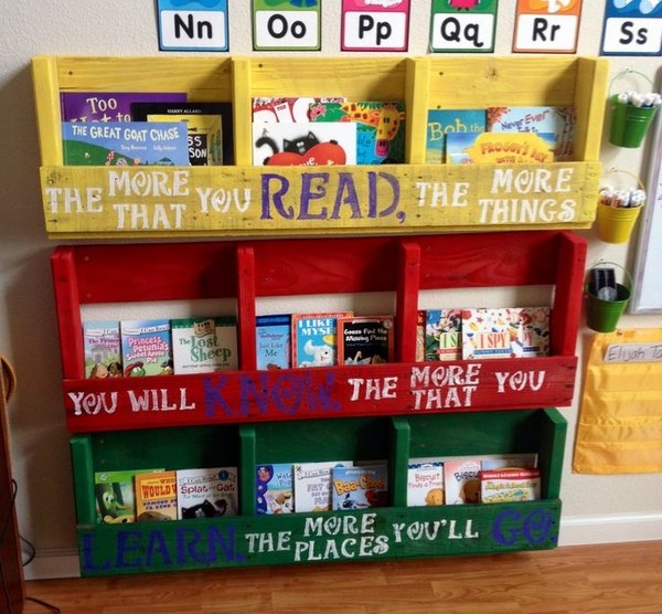 diy-pallet-bookshelf-ideas-kids bedroom-pallet-wood-furniture