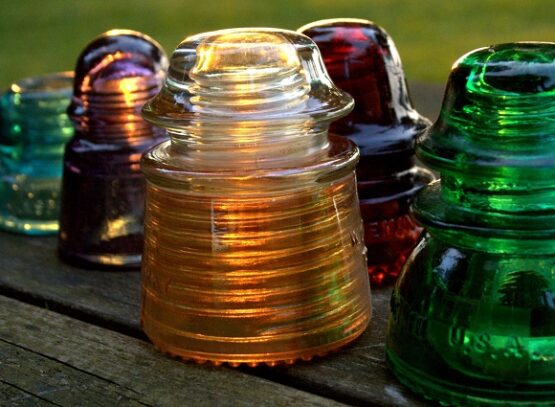 upcycling-ideas-with-glass-insulators-antique-glass-insulators-ideas