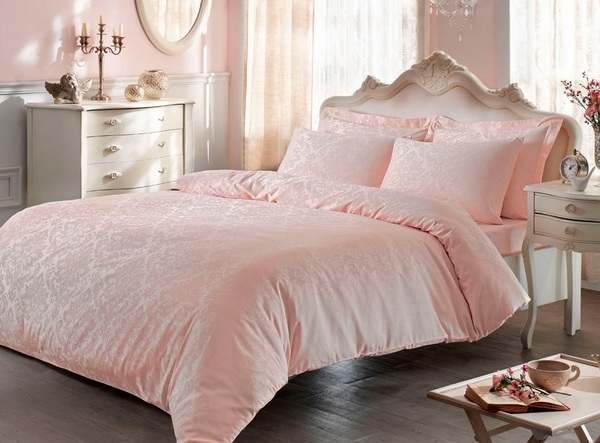 elegant-bedroom-decorating-ideas-bamboo-sheet-sets-soft-pastel-pink-color-shabby-chic-bedroom