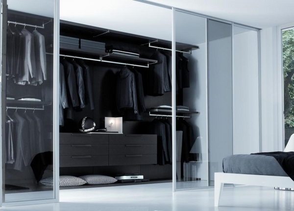 minimalist-closet-design-ideas-walk-in-closet-with-glass-doors 