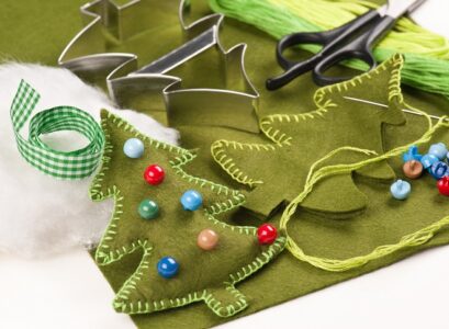 felt-christmas-ornaments-diy-christmas-decoration-ideas-diy-christmas-tree-ornaments