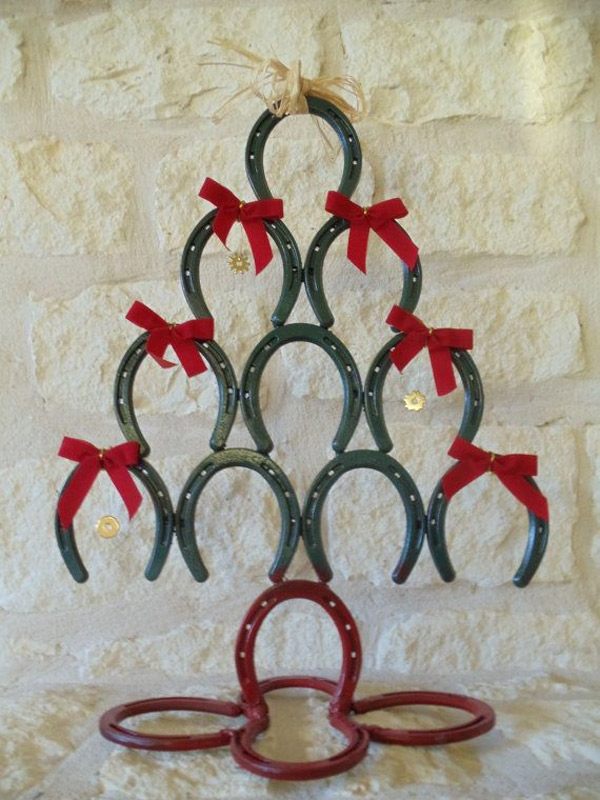 DIY Christmas Horseshoe Decor  12 Days of Christmas 