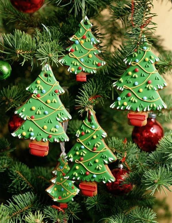 how to decorate-real-christmas-trees-homemade-ornaments