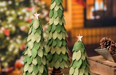 how-to-make-a-felt-christmas-tree-table-decoration-ideas-felt-craft-ideas