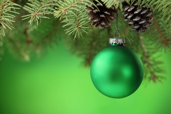 real-christmas-trees-decorating-ideas-christmas-tree-spruce-tree-ornaments-ideas