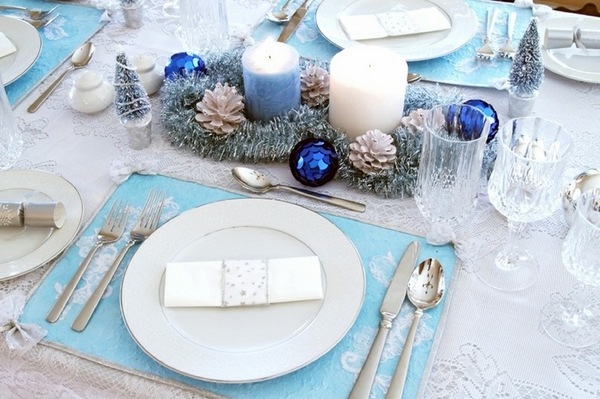christmas table blue white