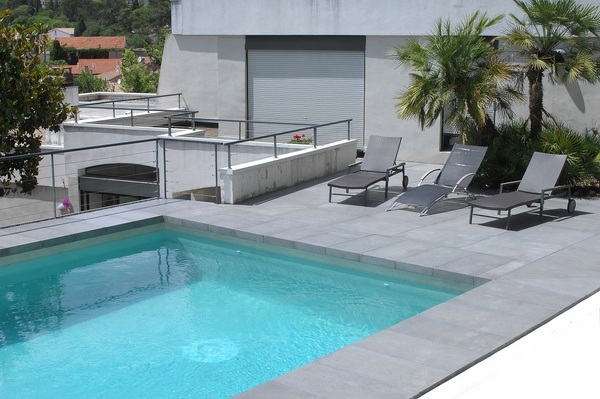 concrete swimming pool modern design 