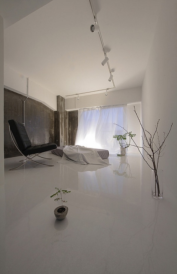 jun murata leaden wall in white space room renovation