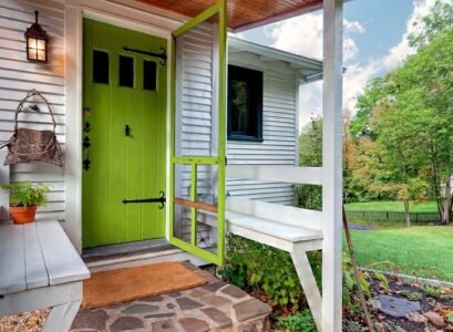 wood-screen-door-house-entry-ideas-wooden-benches