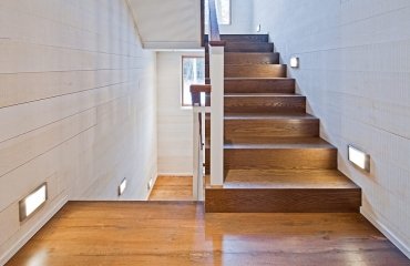 Interior-stair-lights-hickory-steps-staircase-design-ideas-stair-treads