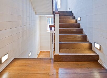 Interior-stair-lights-hickory-steps-staircase-design-ideas-stair-treads