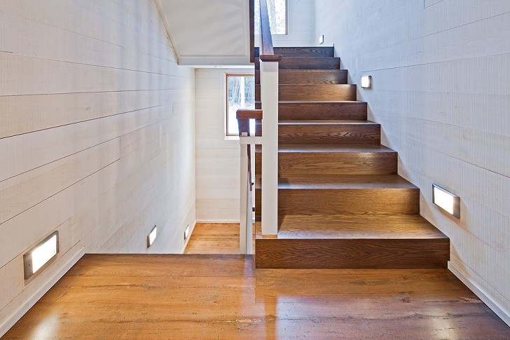 Interior-stair-lights-hickory-steps-staircase-design-ideas-stair-treads