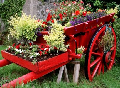 flower-cart-ideas-how-to-upcycle-old-carts-creative-garden-decorating-ideas