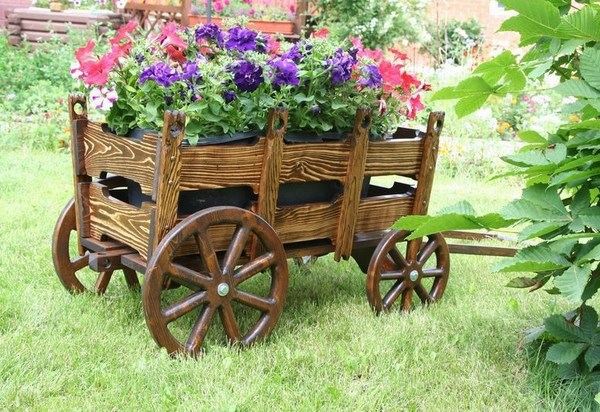 small flower cart DIY garden decorating ideas upcycling ideas