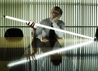 fluorescent-light-fixture-pros-and-cons-why-choose-fluorescent-lighting