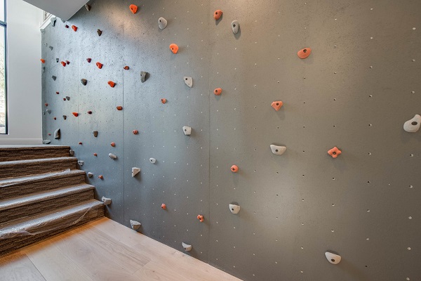 indoor-rock-climbing-wall-contemporary-home-gym-ideas