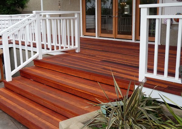 redwood-porch-flooring-pros-cons-porch-decking-ideas 