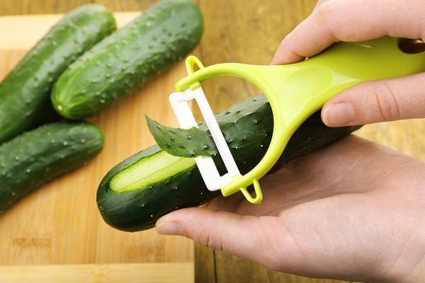 How-to-get-rid-of-ants-in-the-kitchen-cucumber peels 