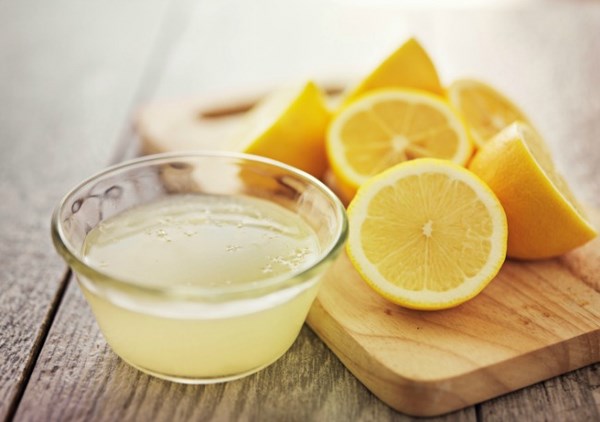 How-to-get-rid-of-ants-in-the-kitchen-lemon juice