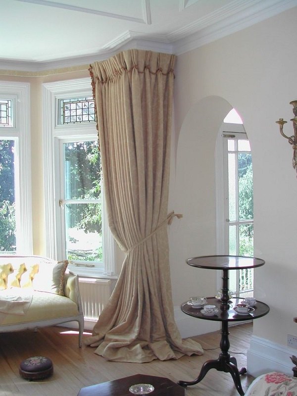 bay-window-curtains-elegant-living-room-ideas