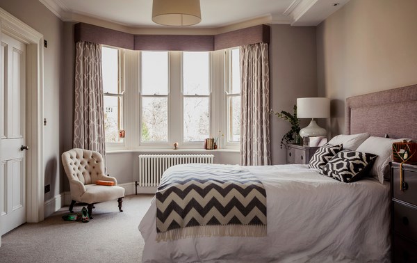 bay-window-radiators-curtains-ideas-bedroom-decor