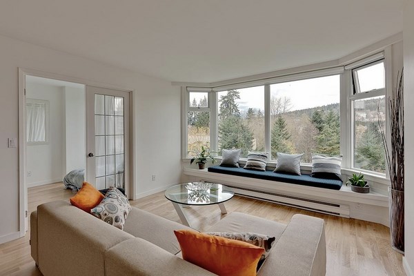 bay-window-radiators-seat-modern-living-room
