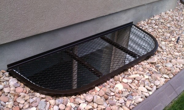 Window well covers - types, materials, advantages and ...