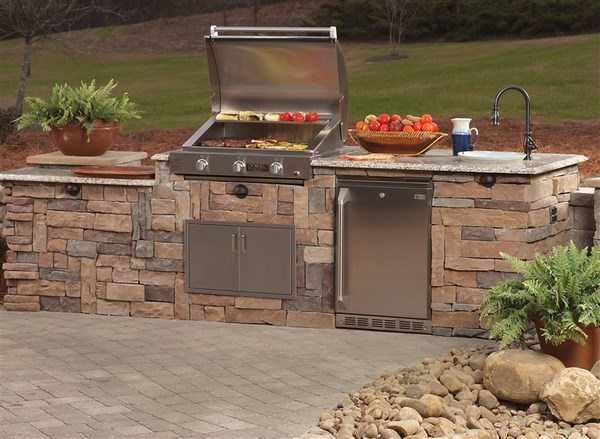 gas-infrared-grill-advantages-disadvantages-outdoor-kitchen 