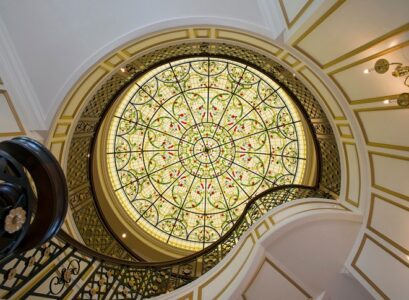 stained-glass-ceiling-design-ideas-interior-staircase-dome-ceiling-decorative-ceilings