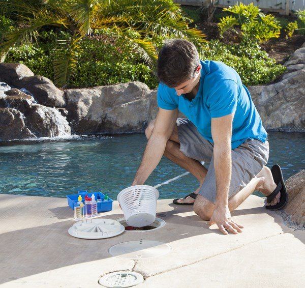 swimming pool maintenance DIY water control salinity pH chlorine levels