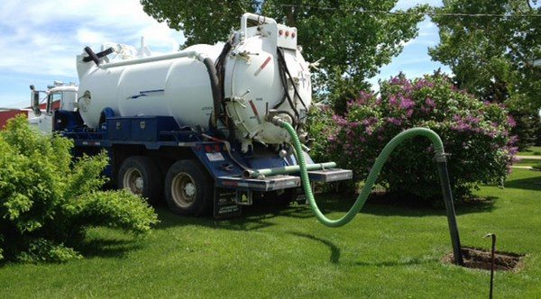 septic pump truck system cleaning tank pumping schedule