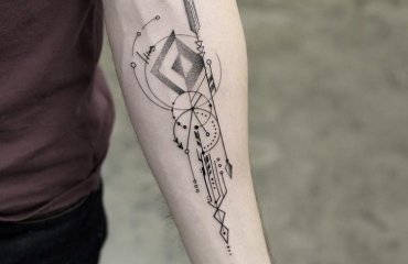 trendy-geometric-tattoos-for-men-forearm