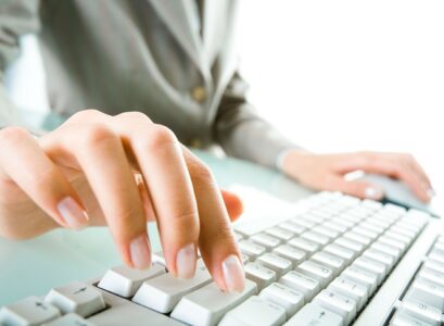 Summer-nails-for-the-office-shape-color-ideas