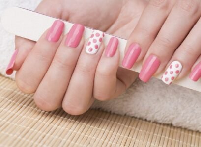 cute-summer-French-nails-pink-white-polka-dots