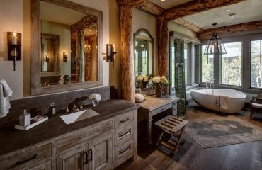 rustic-bathroom-vanity-ideas-freestanding-tub-and-exposed-ceiling-beams