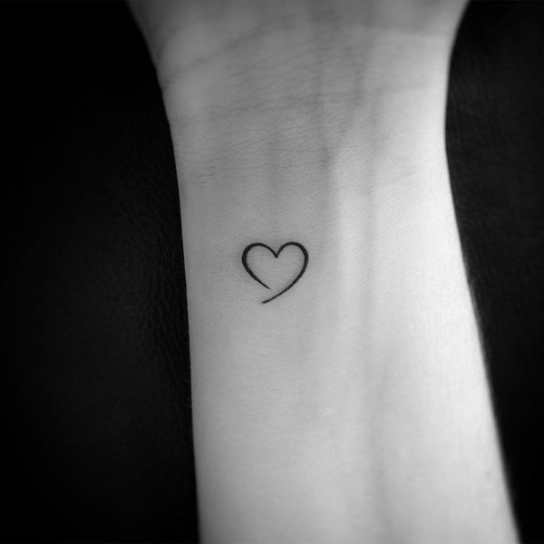 small tattoos for women heart