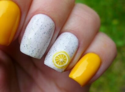 summer-nail-art-ideas-lemon-slice
