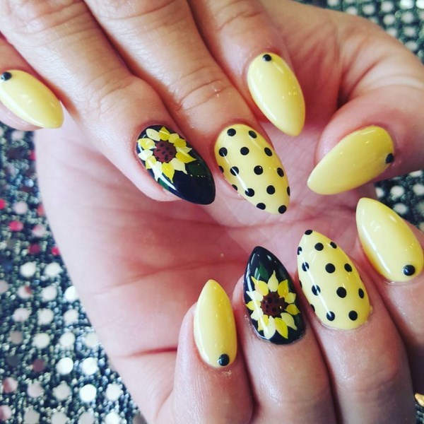 summer nail design ideas polka dots and sunflowers